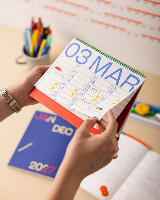 Mishmash : 2027 Desk Planner