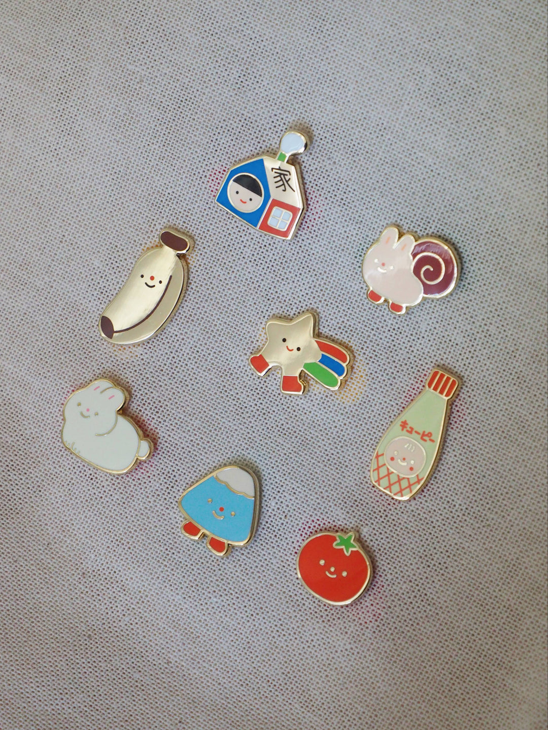 Natamori : enamel pin : Snail