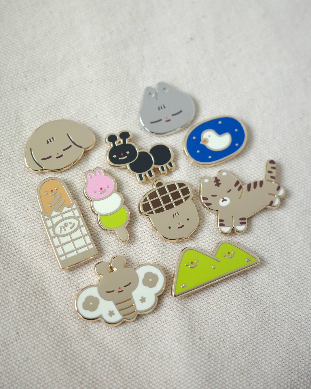 Natamori : enamel pin : Ant