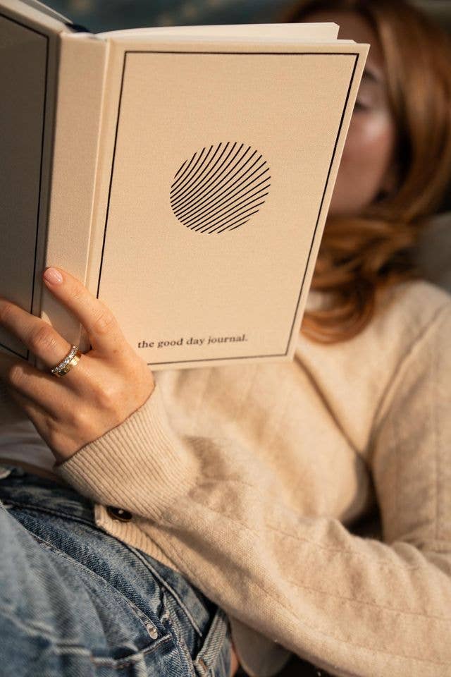 Anecdote : The Good Day Journal- a prompted gratitude Journal