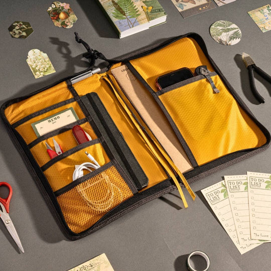 LOCHBY : Field Folio B5
