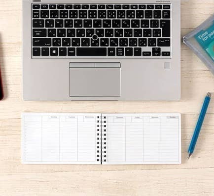 Mark's : Pocket Size Weekly Planner Undated 58 Weeks Dayfree