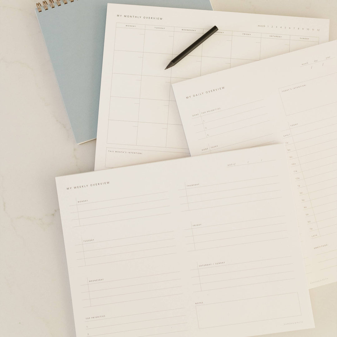 Ramona & Ruth : Monthly Overview Notepad