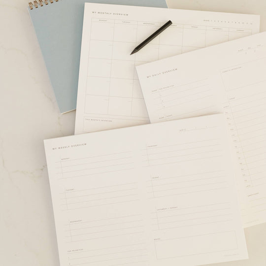 Ramona & Ruth : Monthly Overview Notepad