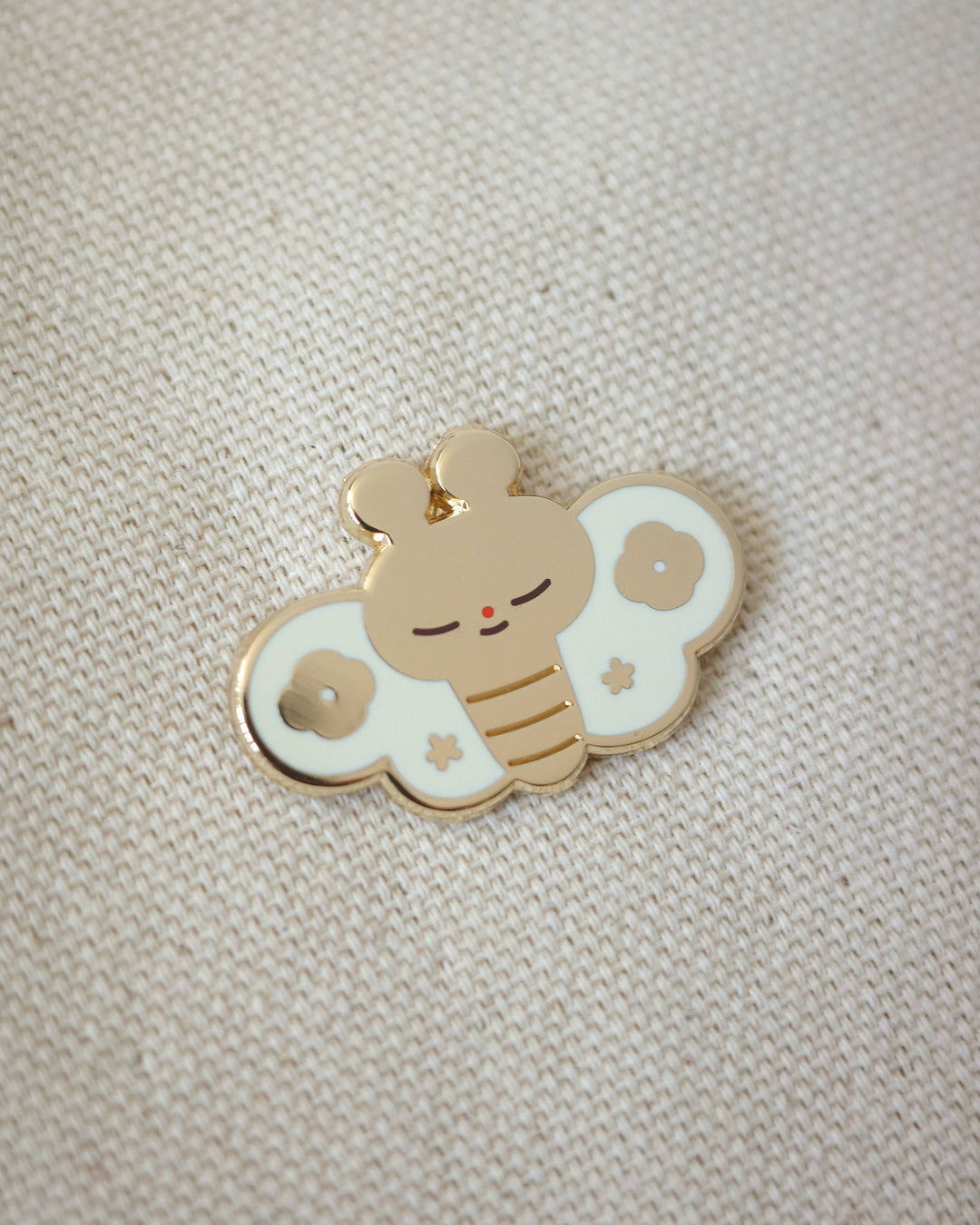 Natamori : enamel pin : Butterfly