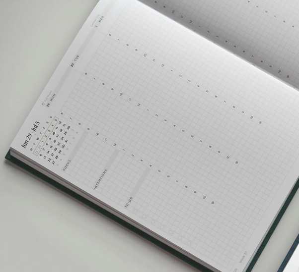 Hemlock & Oak : Vertical Weekly Planner : 2027