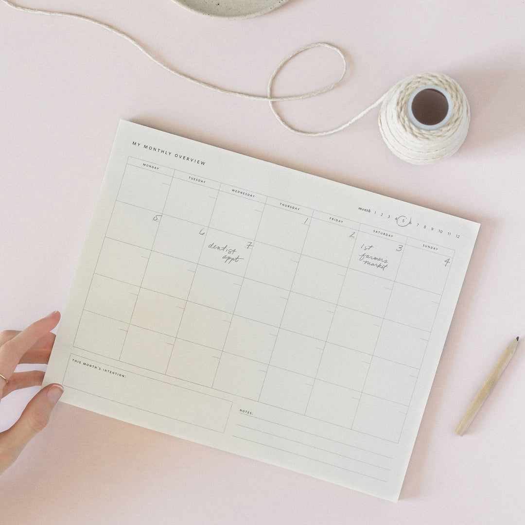 Ramona & Ruth : Monthly Overview Notepad