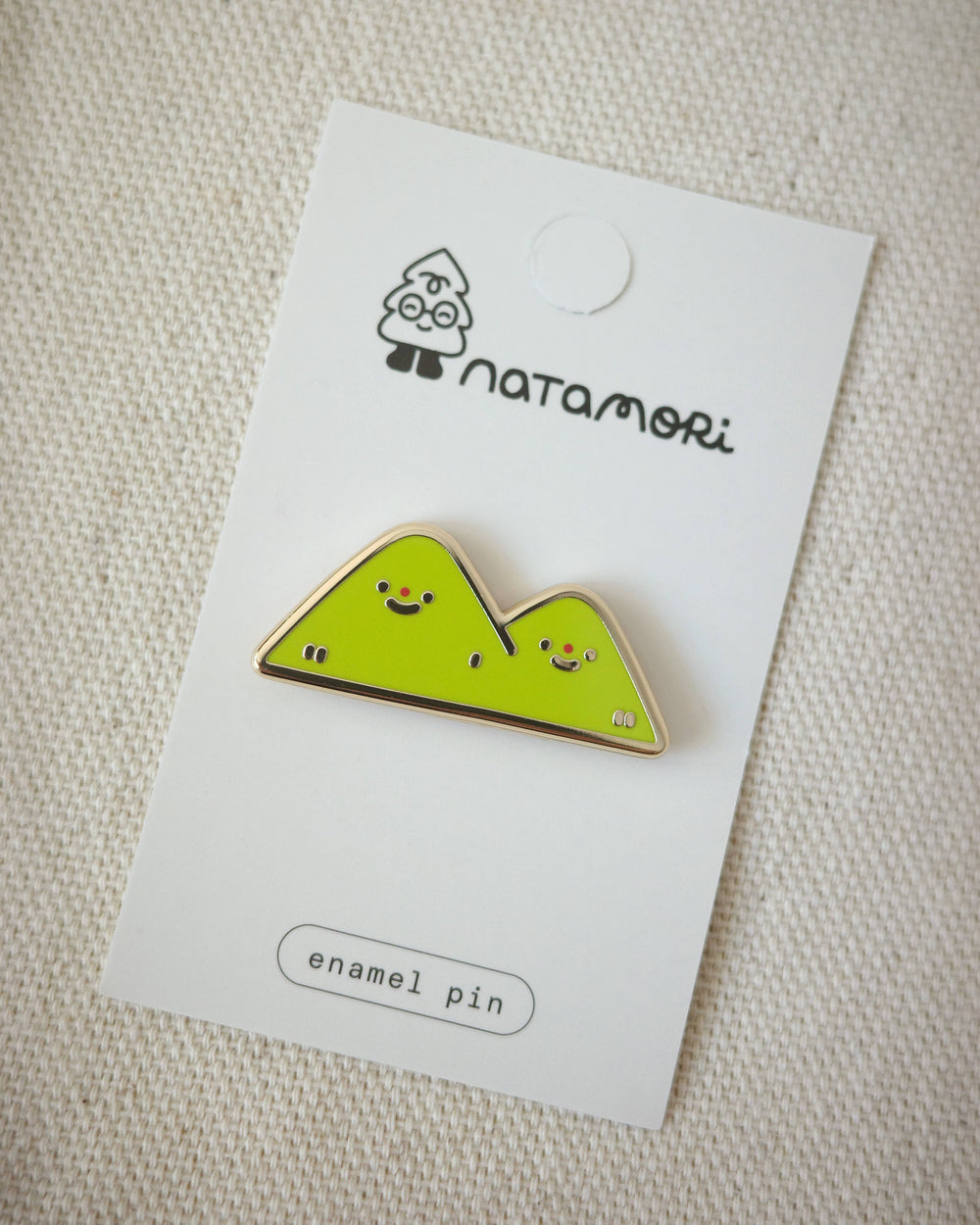 Natamori : enamel pin : Hills